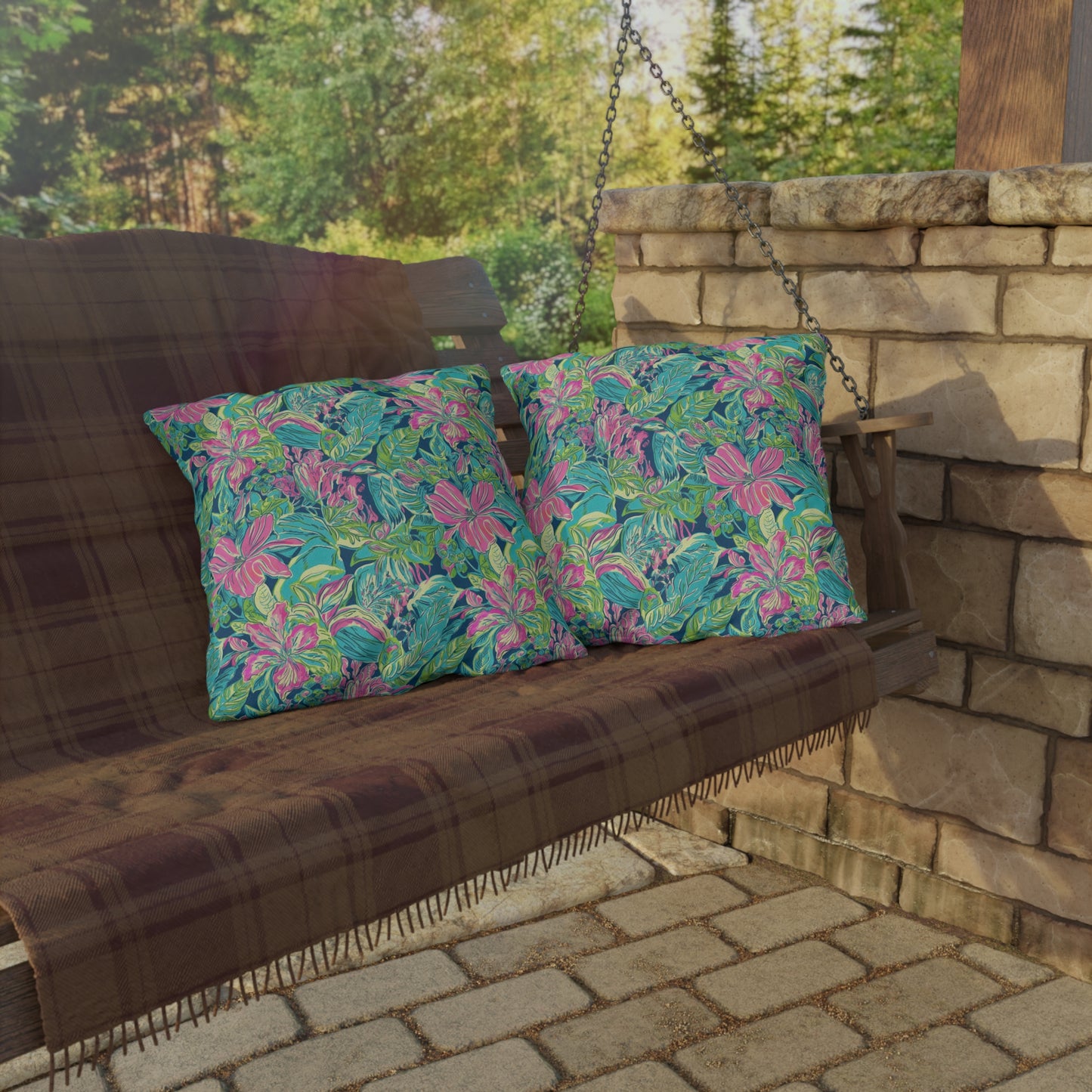OUTDOOR PILLOW: TROPICAL PATTERN
