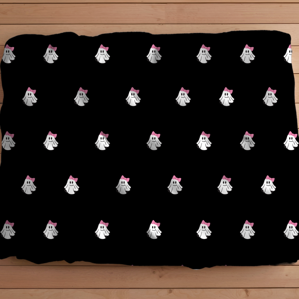 Cute Ghost Halloween Fleece Blanket – Soft & Cozy Spooky Season Decor