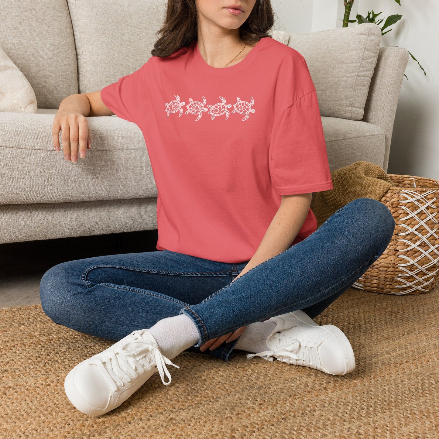 WHITE LINED TURTLES TEE