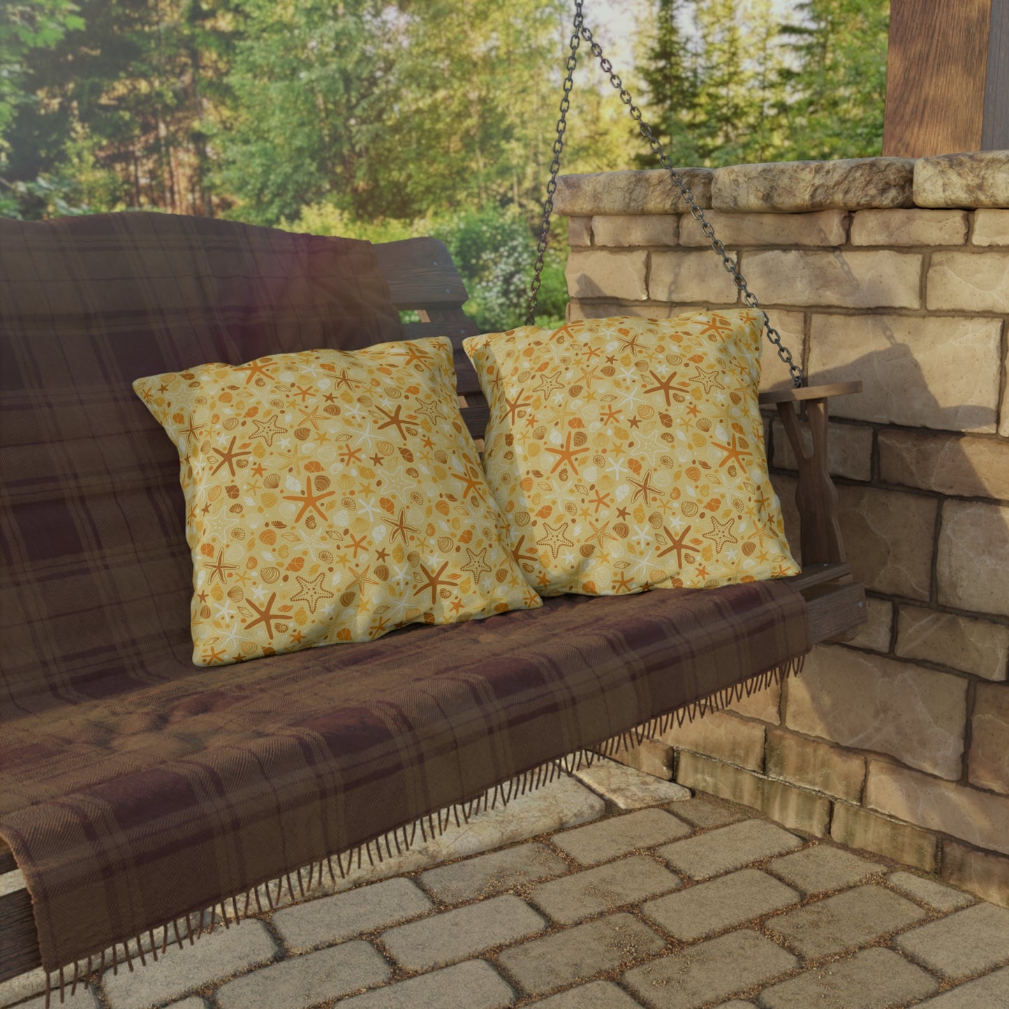OUTDOOR PILLOWS: YELLOW STARFISH PATTERN