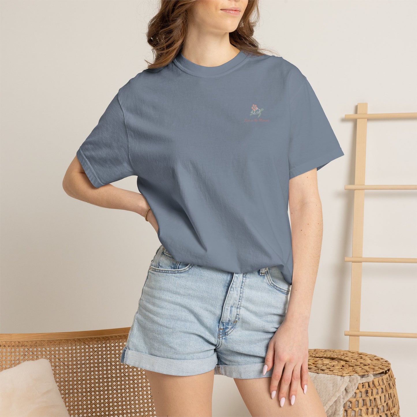 LIVE IN THE MOMENT TEE