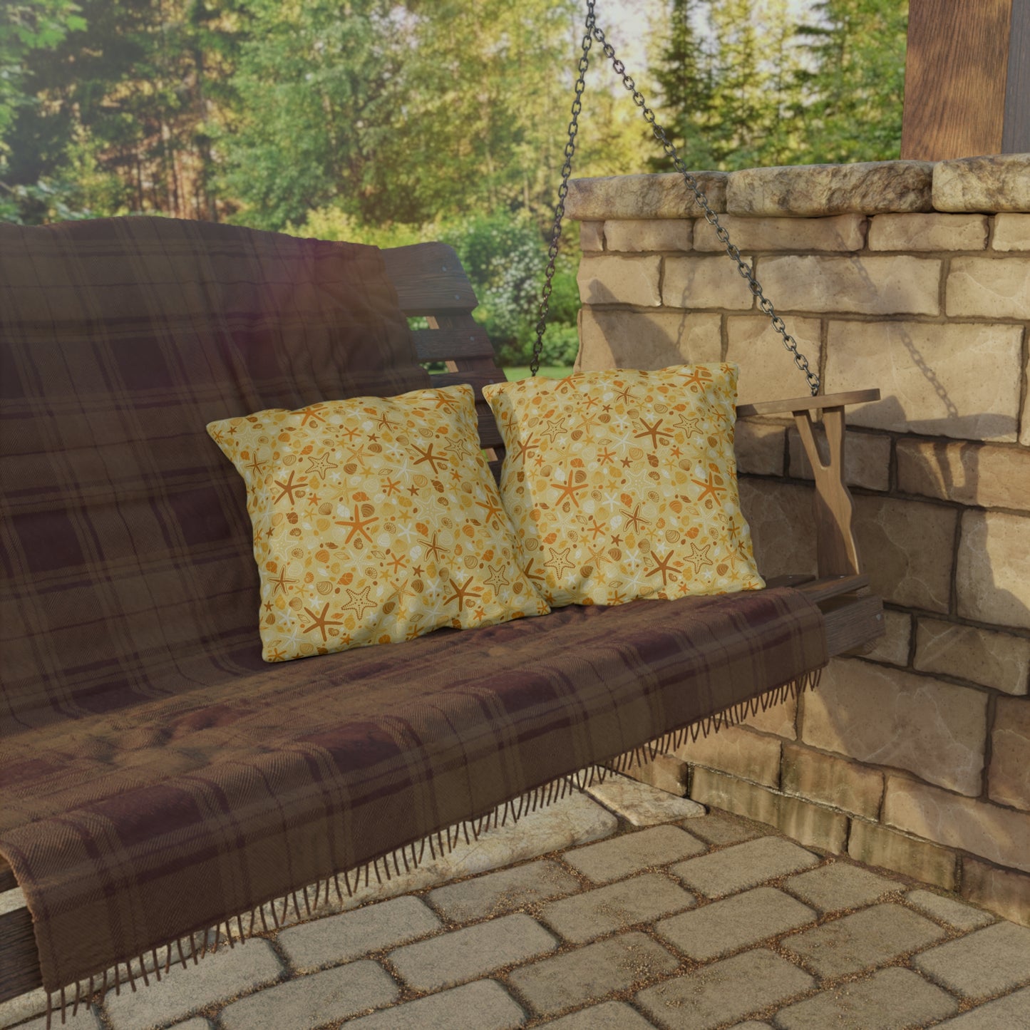 OUTDOOR PILLOWS: YELLOW STARFISH PATTERN